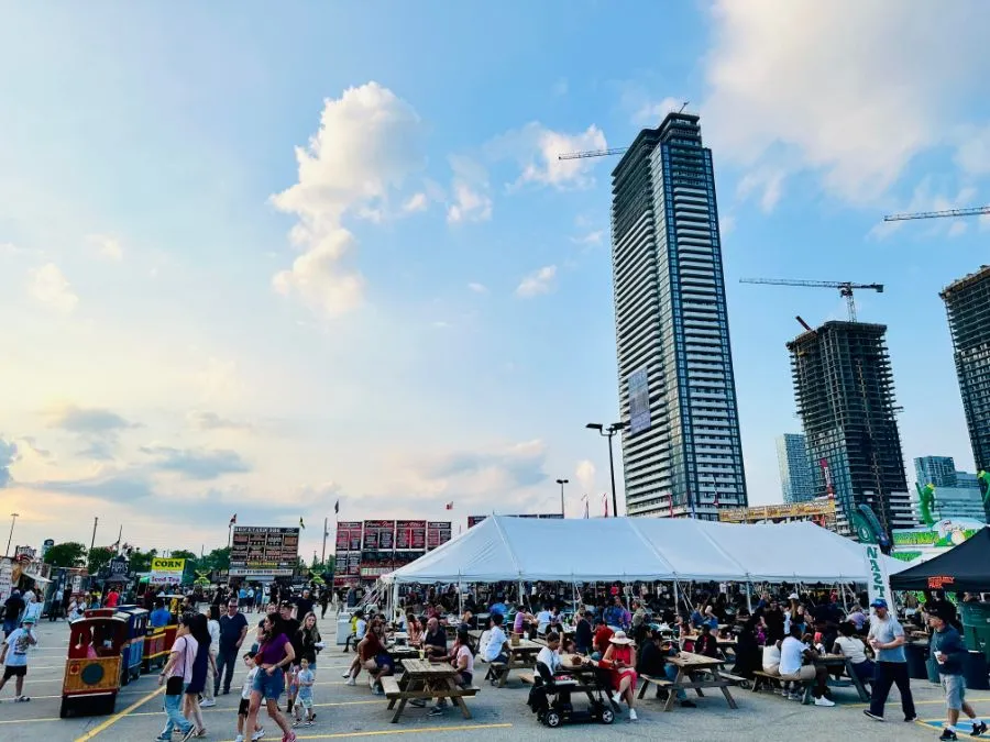 Vaughan Ribfest with people under tent enjoying the ribfest